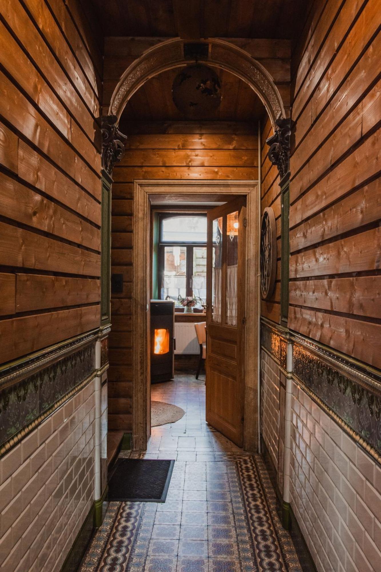 Maison D'Hote Les Notes Endormies Suite Le Refuge Walcourt 外观 照片