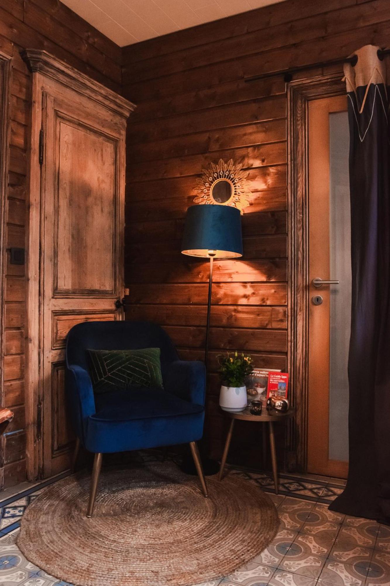 Maison D'Hote Les Notes Endormies Suite Le Refuge Walcourt 外观 照片